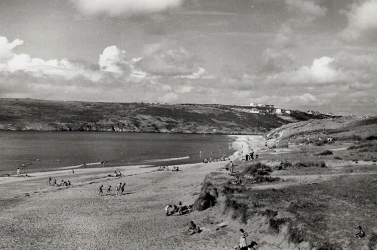 Tourism began to flourish in Cornwall during the early 20th century, helped by the arrival of the Great Western Railway