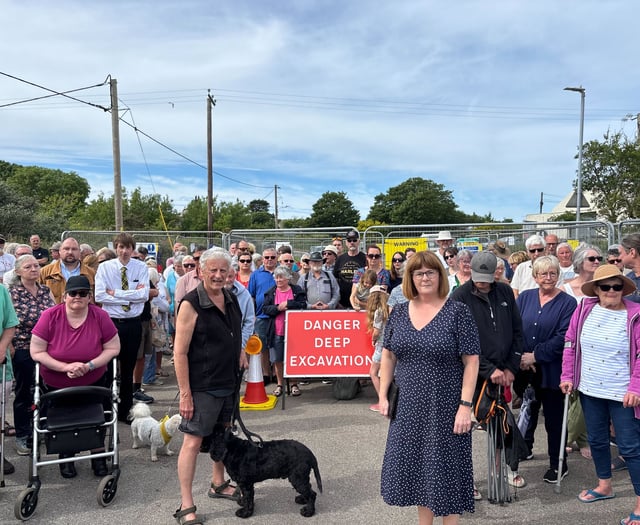 “Fill our hole” say mineshaft village residents 