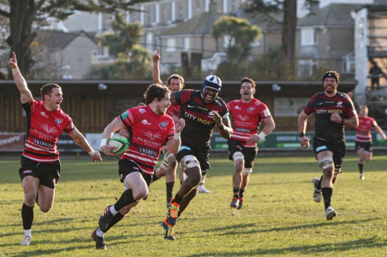 Rhodri Davies, Cornish Pirates.