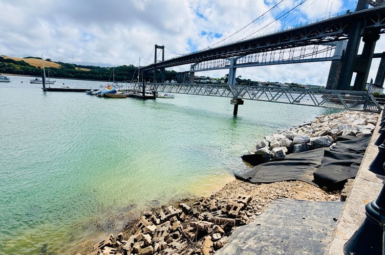 The existing revetment supporting the seawall and riverbank at Jubilee Green was identified during routine inspections as being in a deteriorating and failing condition