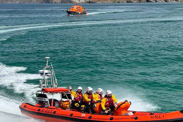 Newquay and Padstow Lifeboat volunteers wowed the crowd with a spectacular boat demonstration (Picture: Em Gallagher)